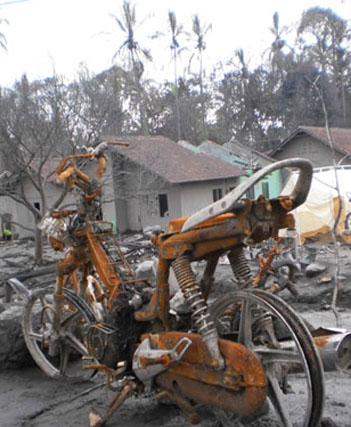 Living with Merapi Living with Merapi