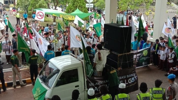 Protes di Cianjur, Oktober 2018 / Dina Listiorini