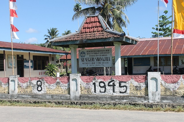 The primary school in Savanajaya The primary school in Savanajaya